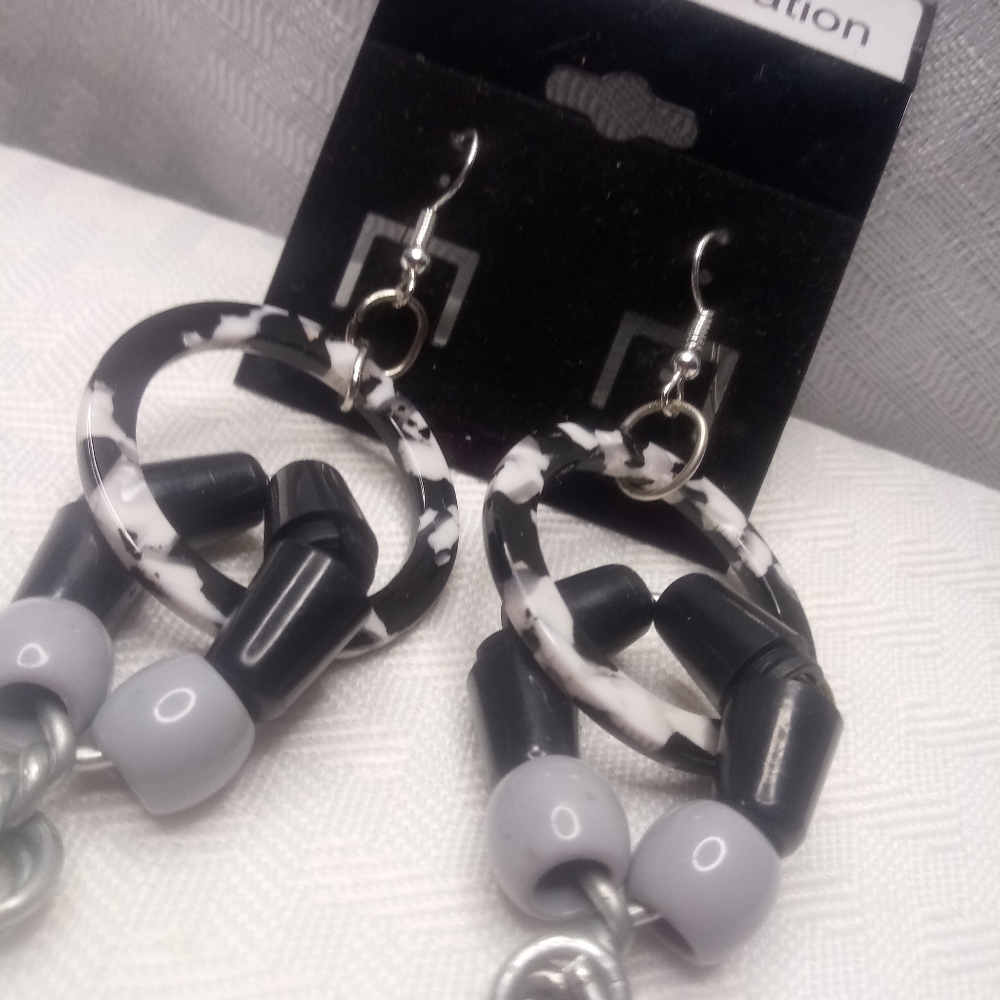 Jewelry - Picture 5 of 8